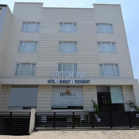 Triton Inn Lakhnaú Exteriér fotografie